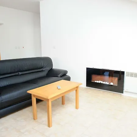 Apartment In Kamenitza *